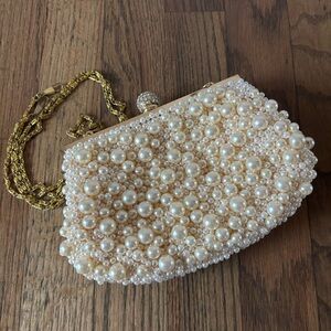 Elegant Pearl-Embellished Clutch with Gold Chain